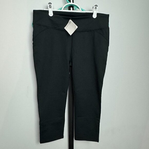 NWT - Fabletics Capris - Size L - Picture 3 of 8